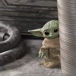 Hasbro F1115 Star Wars The Child sprechende Plüsch-Figur mit Sounds und Accessoires The Mandalorian Spielzeug Baby Yoda 19 cm Groß